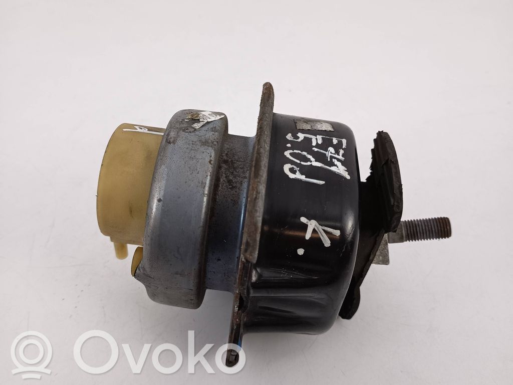 Engine mount bracket   685751903,35512,6857519