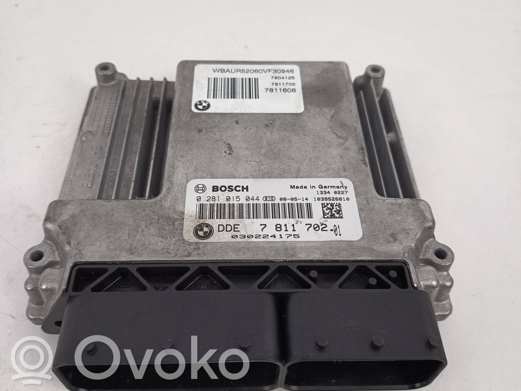 BMW 1 E82 E88 Engine control unit/module 