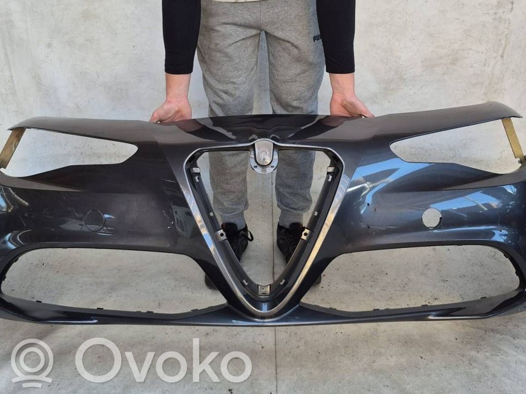Alfa Romeo Giulia Parachoques delantero 