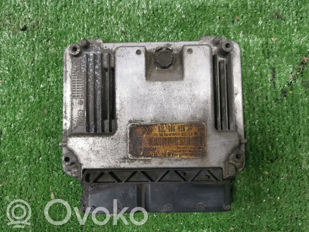 Volkswagen Golf VI Engine control unit/module 