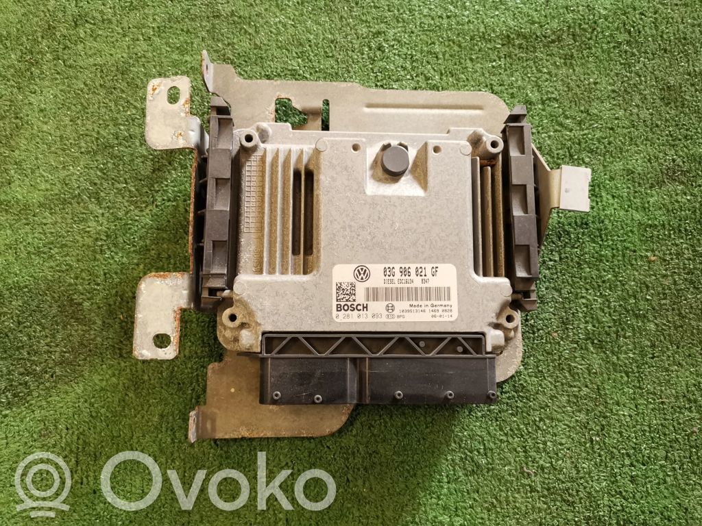 Volkswagen Golf V Engine control unit/module 