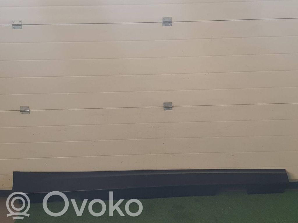 Foot area side trim