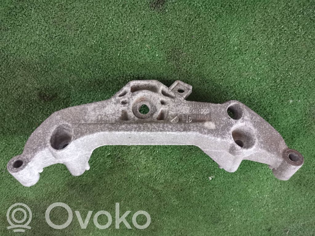 Engine mounting bracket   6772032