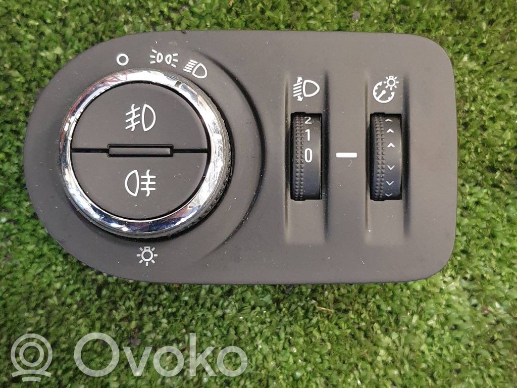 Opel Corsa E Light switch 