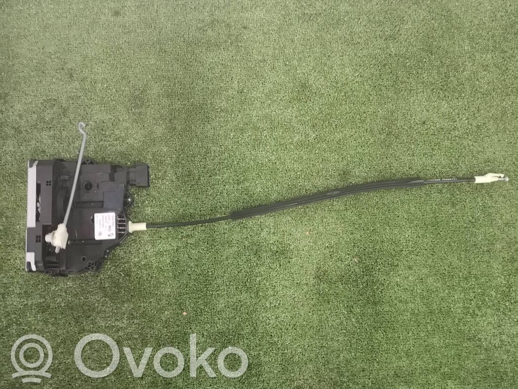 Opel Corsa E Priekšpusē slēdzene 