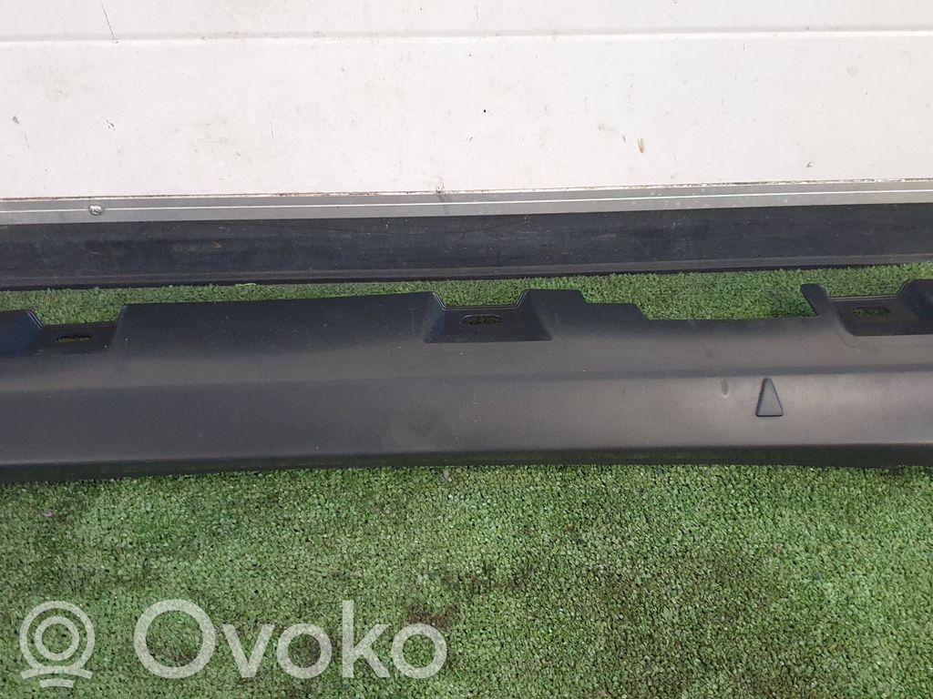 Ford Transit Courier Kita salono detalė 