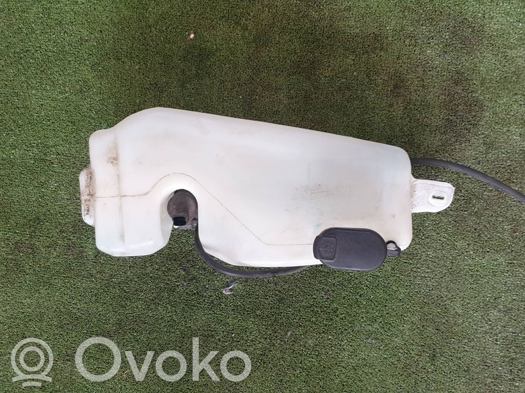 Dacia Sandero Tuulilasinpesimen nestesäiliö 