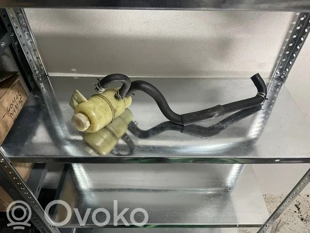 Mitsubishi Lancer Evolution X Brake fluid reservoir 