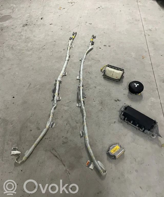Mitsubishi Lancer Evolution X Set planșă bord cu airbag 