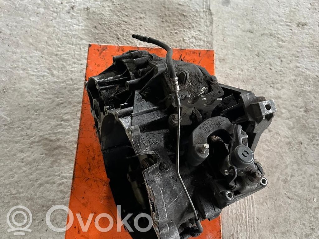 Manualna 6-biegowa skrzynia biegów   666R7002AD,666R7002AF,666R7002AA,666R7002AB,666R7002AG