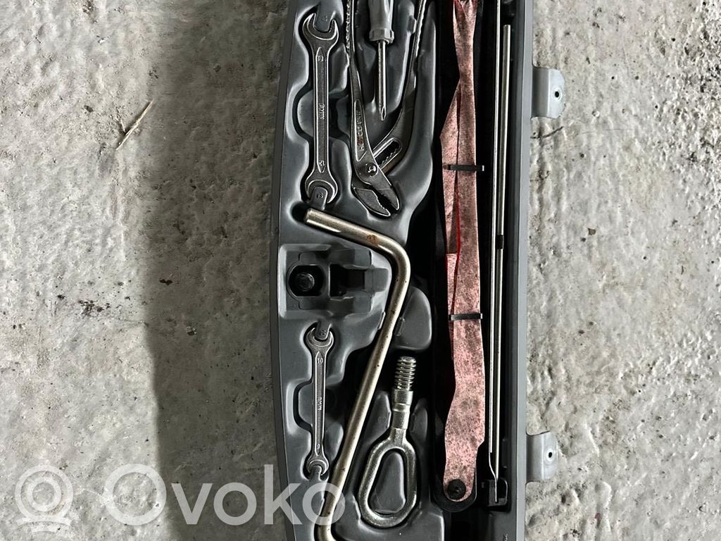 BMW 3 E46 Tool box 