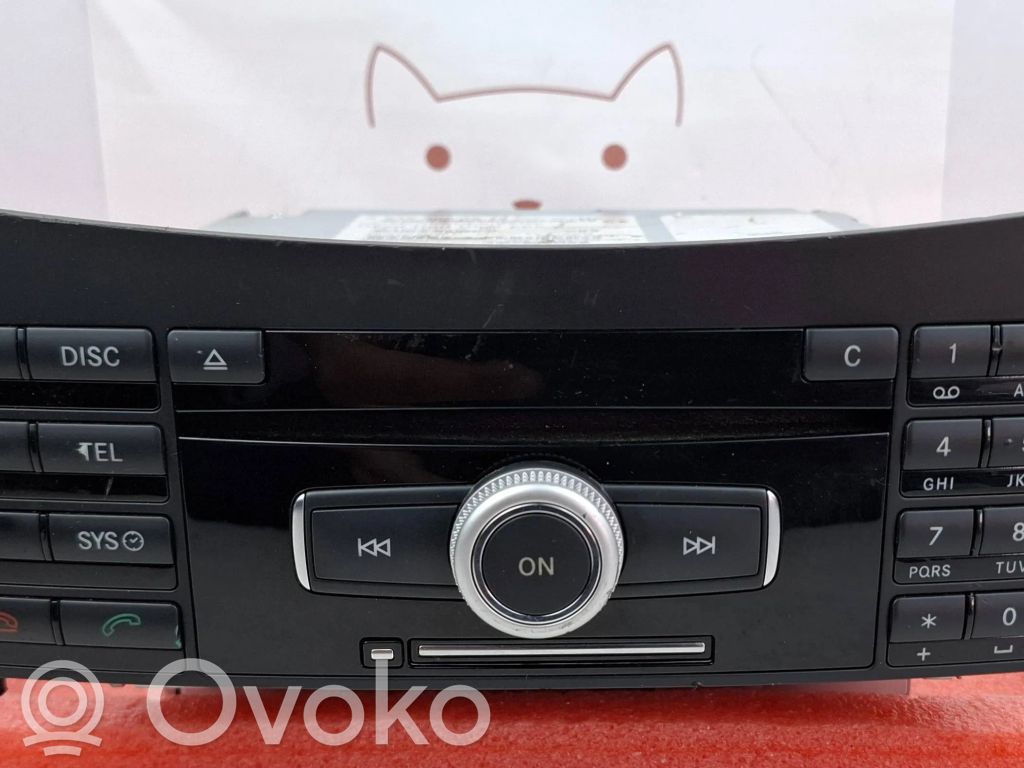 Panel / Radioodtwarzacz CD/DVD/GPS   A2129004512