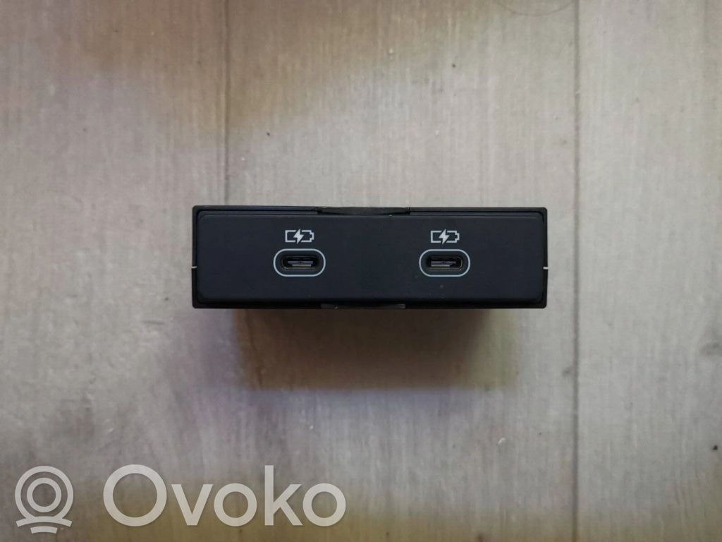 Audi e-tron USB socket connector 