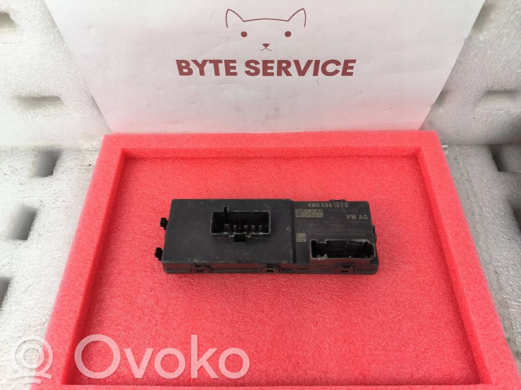 Audi A4 S4 B9 Tailgate/trunk control unit/module 