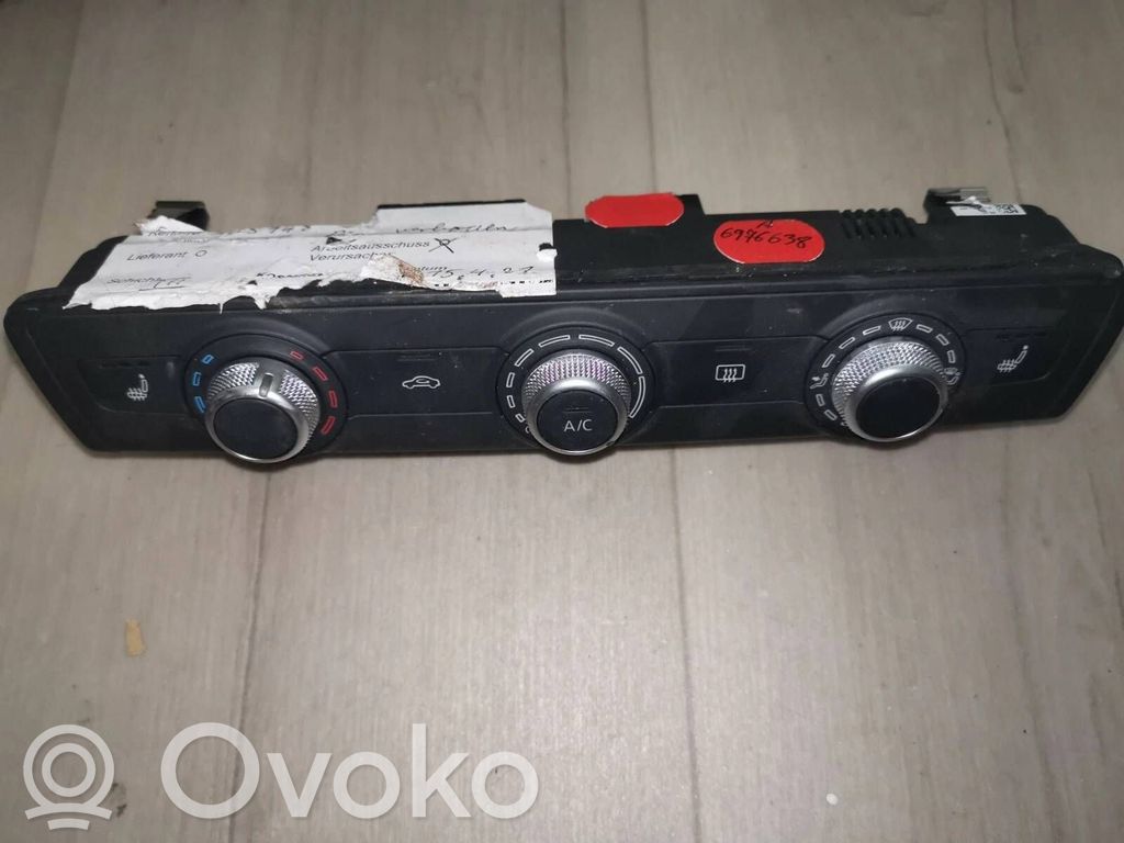 Audi A1 Steering wheel buttons/switches 