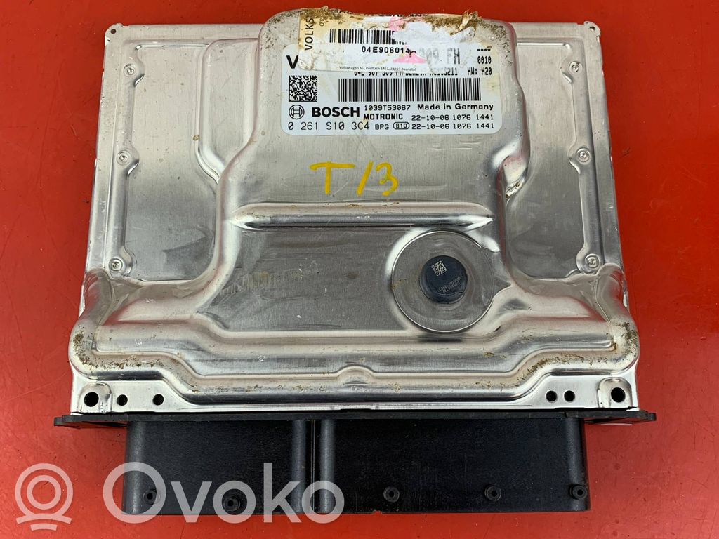 Volkswagen Golf VII Engine control unit/module 