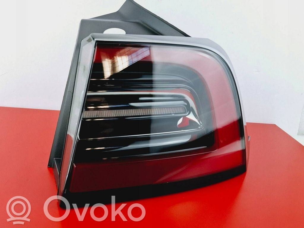 Tesla Model Y Rear/tail lights 
