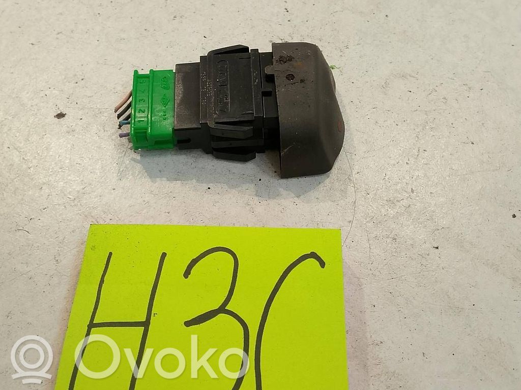Renault Clio II Botón interruptor de luz de peligro 