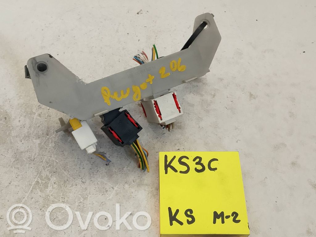 Peugeot 206 Saugiklių dėžė (komplektas) 
