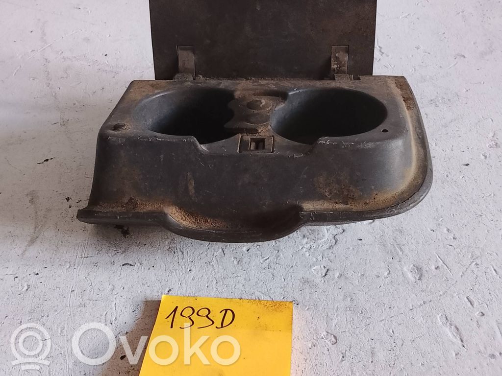 Ford Transit Glāžu turētājs (priekšā) 