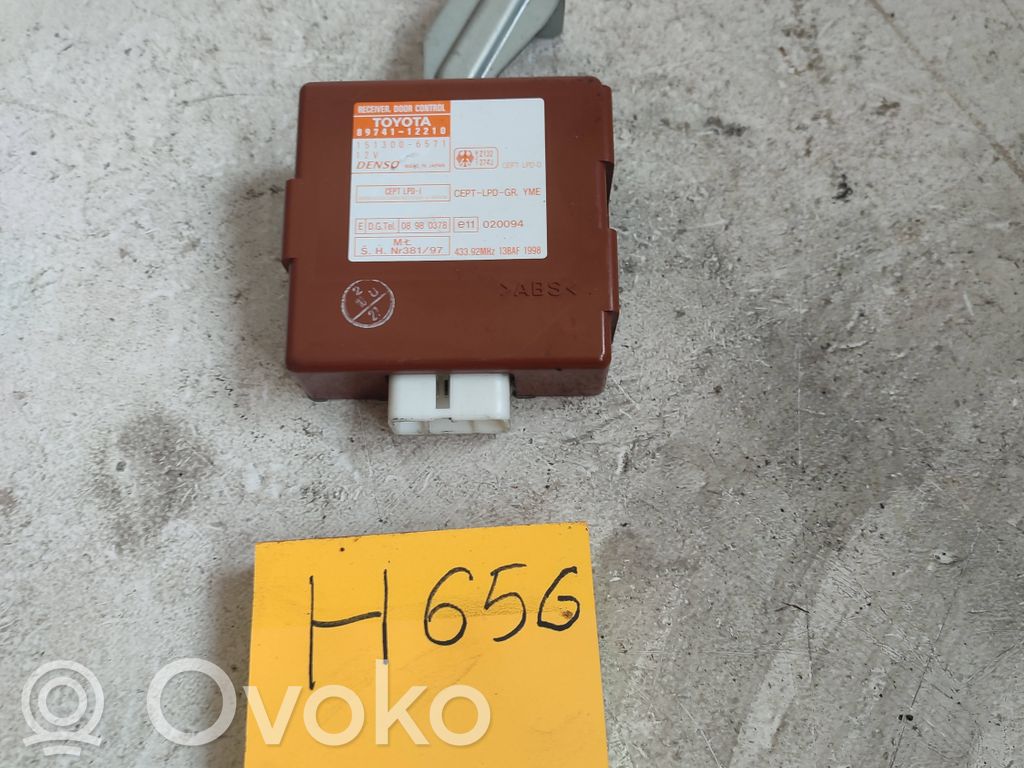 Toyota Corolla Verso E110 Oven keskuslukituksen ohjausyksikön moduuli 