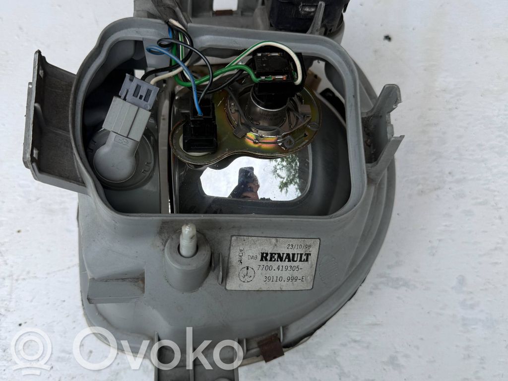 Renault Master II Scheinwerfer 