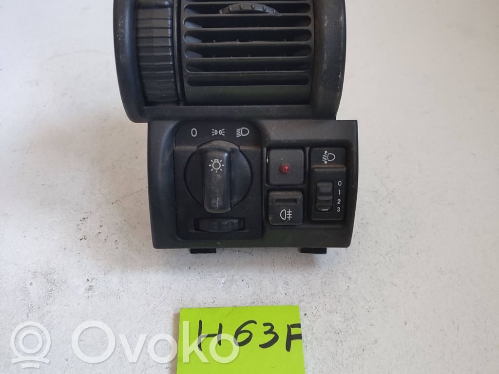 Opel Corsa B Copertura griglia di ventilazione laterale cruscotto 