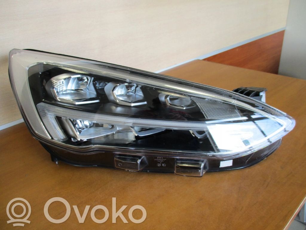 Headlight/headlamp   JX7B13E014CE