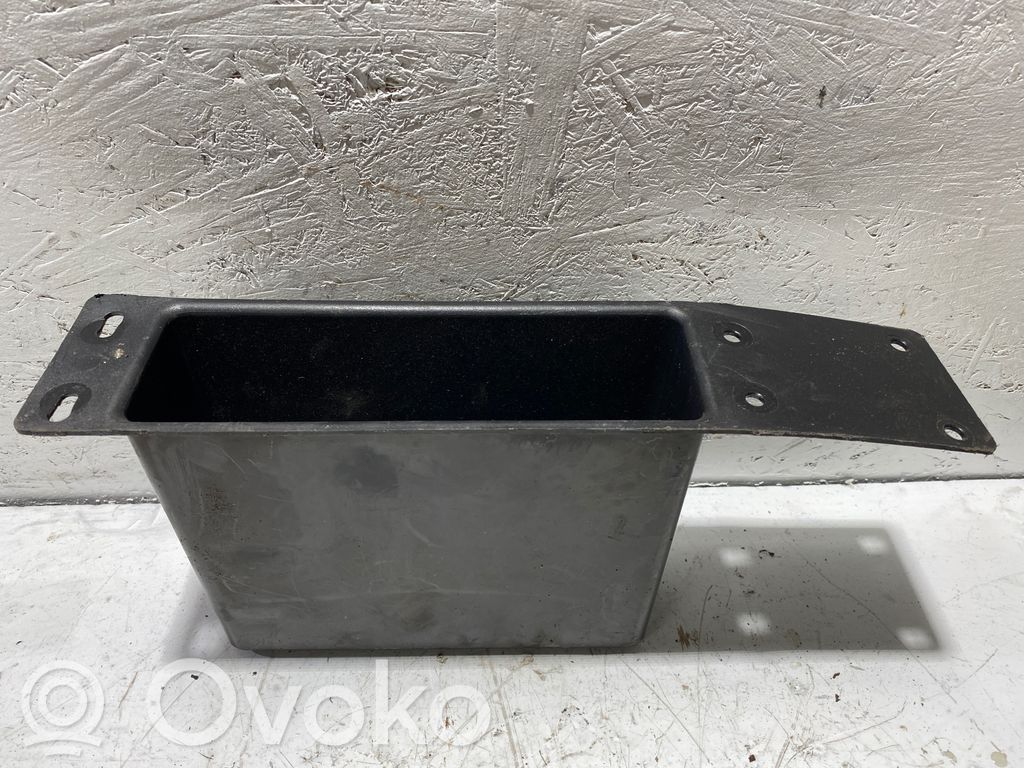 Other trunk/boot trim element   8230573