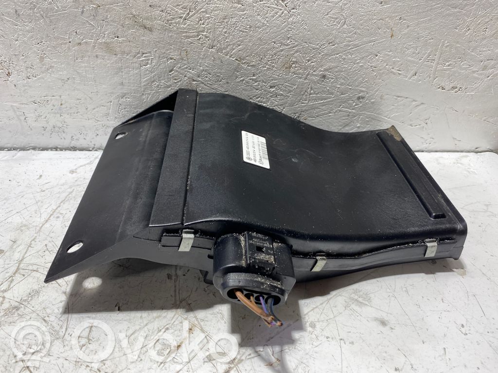 Audi A8 S8 D3 4E Elektrinis salono pečiuko radiatorius 