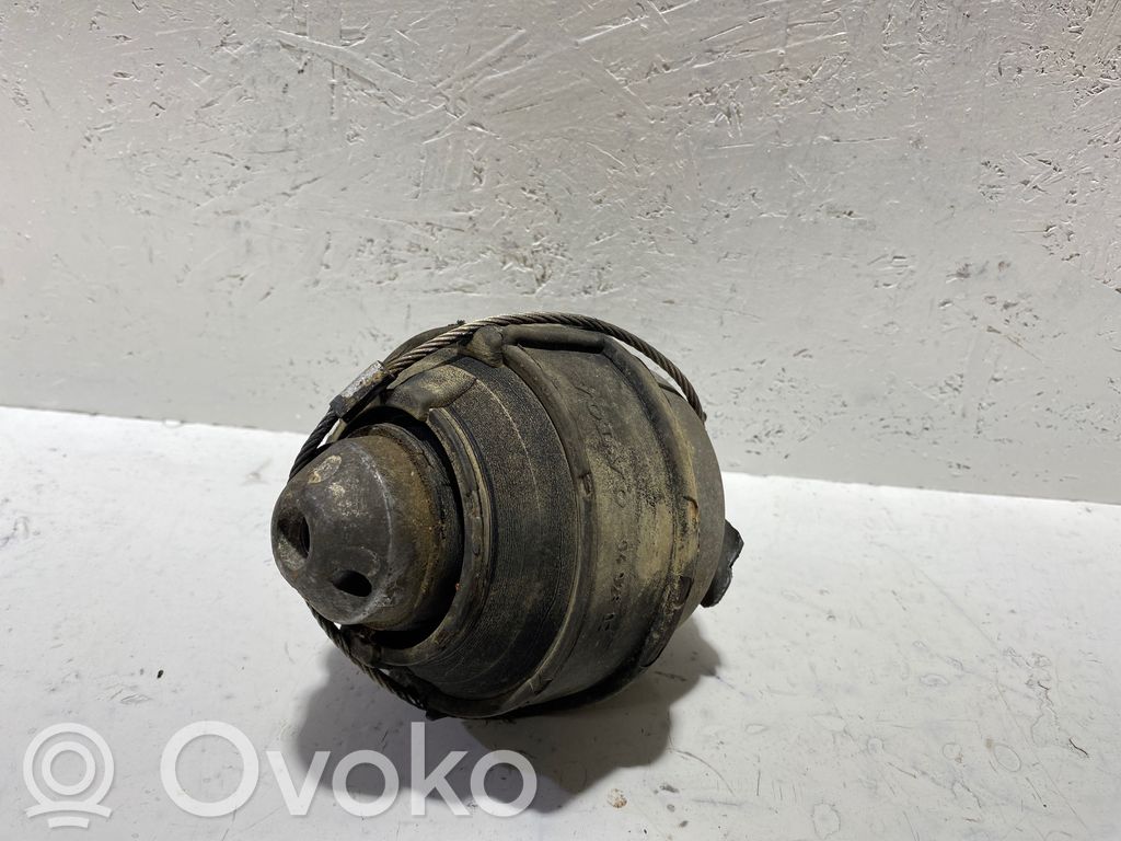 Volvo S80 Engine mount bracket 