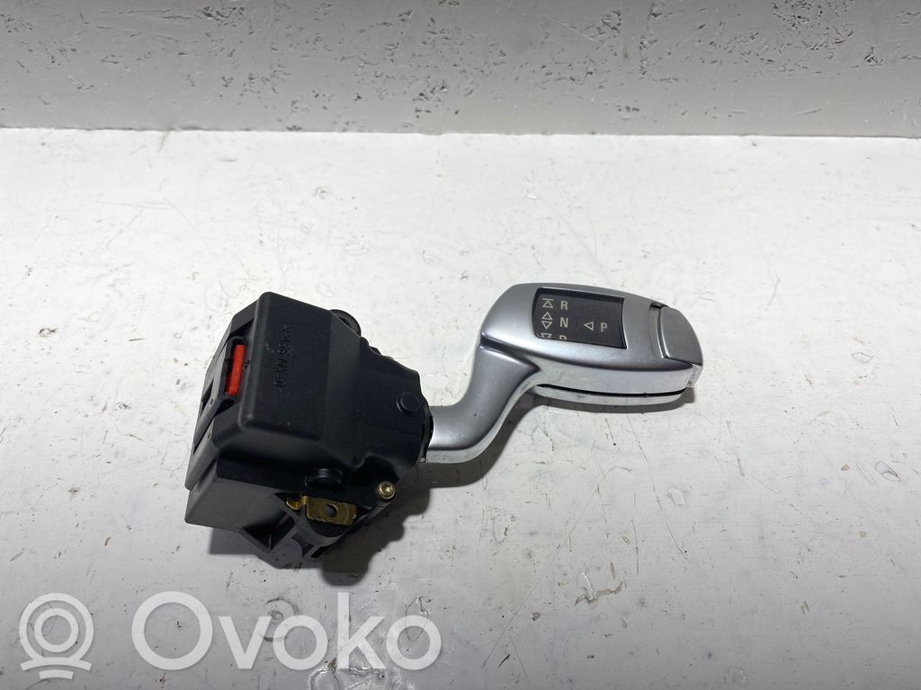 BMW 7 E65 E66 Pavarų perjungimo jungtukas/ rankenėlė 