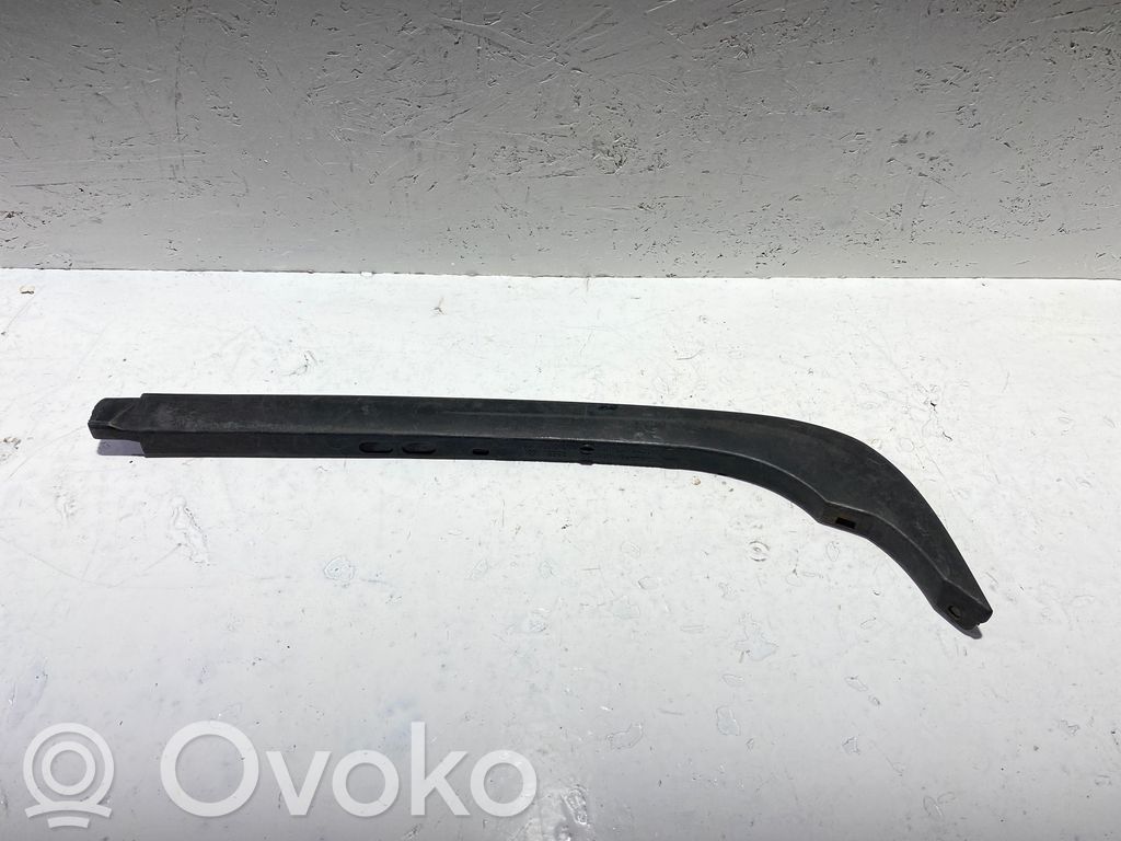 Audi 80 90 B2 Listwa pod lampę przednią 