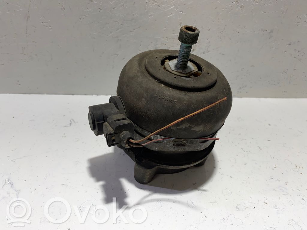 Audi A8 S8 D3 4E Engine mount bracket 