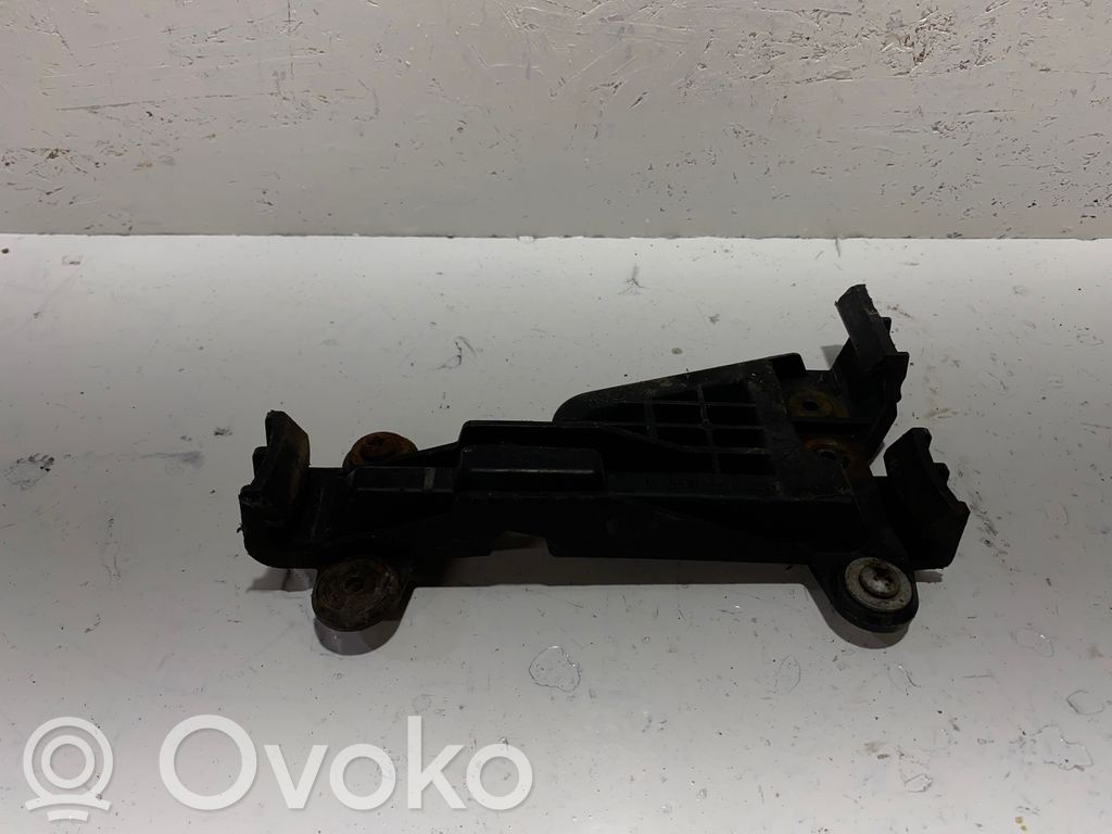 Audi 100 S4 C4 Front bumper mounting bracket 