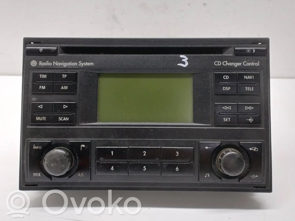 Volkswagen PASSAT B5.5 Panel / Radioodtwarzacz CD/DVD/GPS 