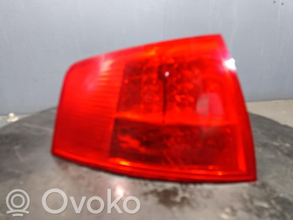 Rear/tail lights   4E0945095C,4E0945095C