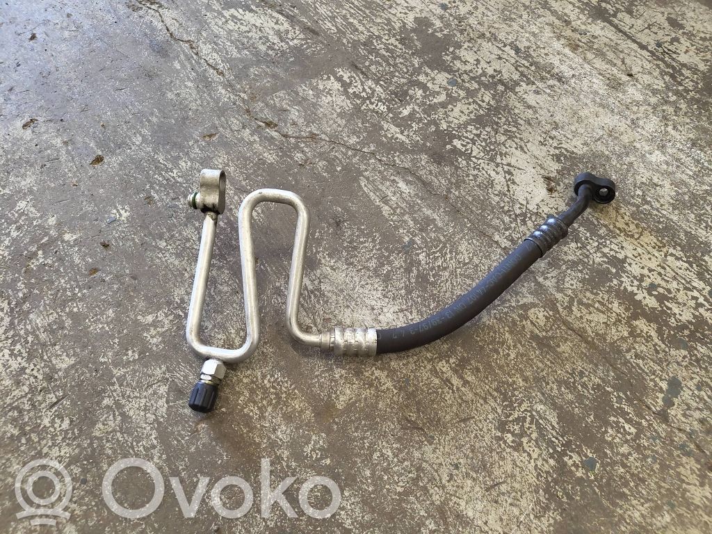 BMW 7 E38 Ilmastointilaitteen putki (A/C) 