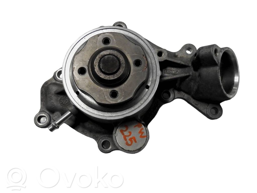 Porsche Cayenne (9Y0 9Y3) Vesipumppu 