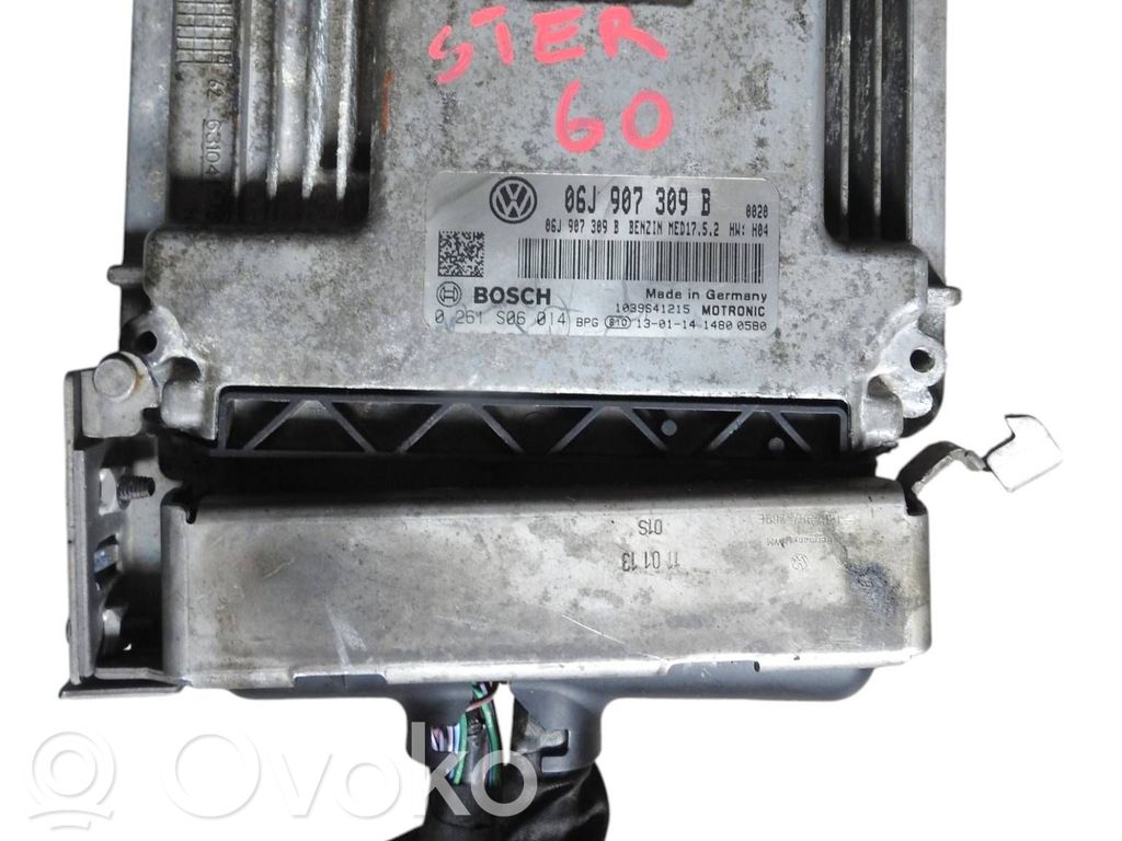 Volkswagen PASSAT CC Engine control unit/module 