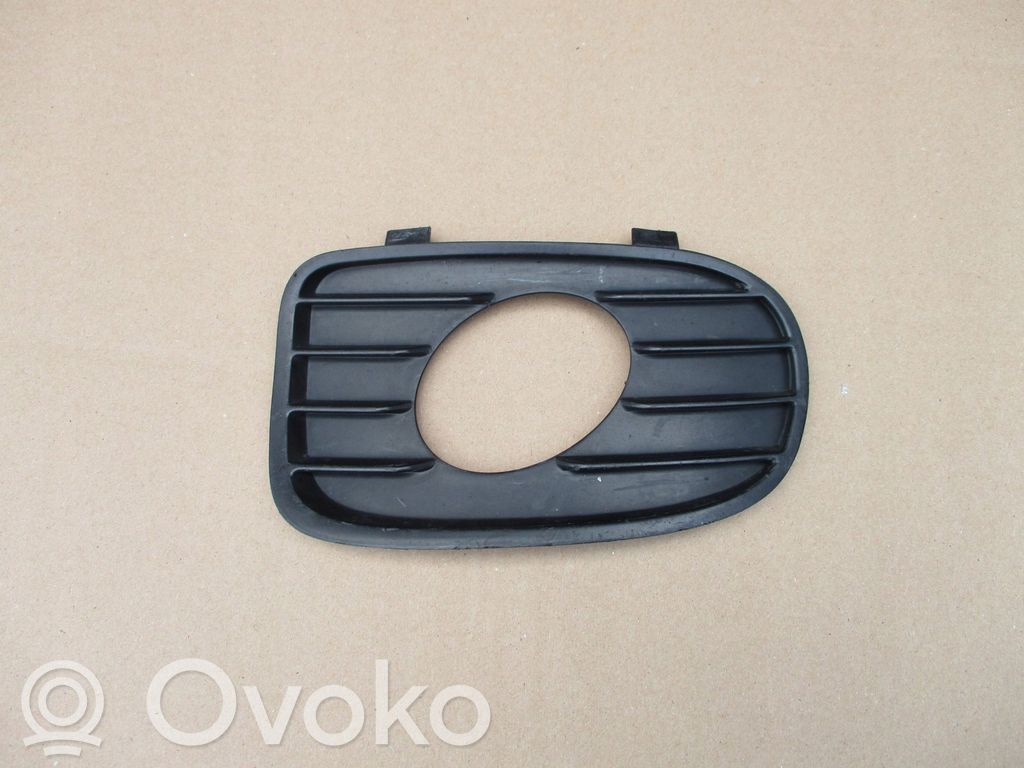 Opel Vectra B Etusumuvalon ritilä 