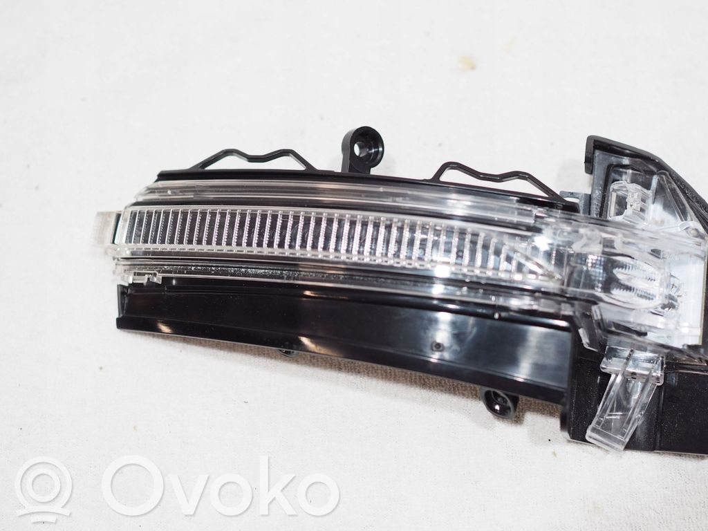 Audi Q8 Mirror indicator light 