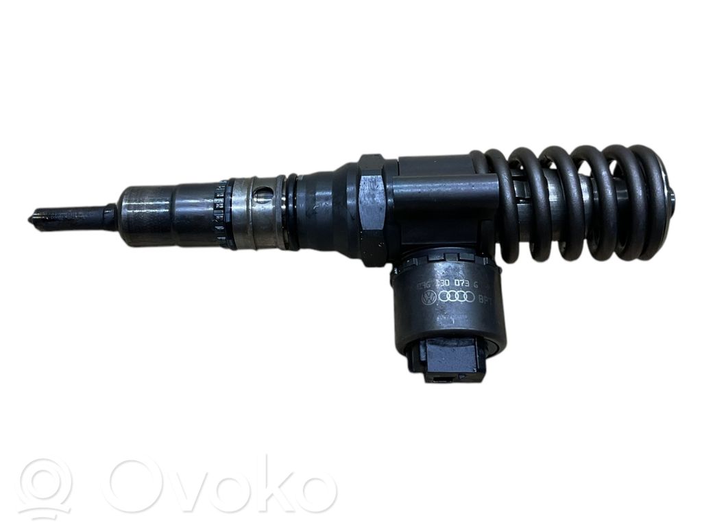 Volkswagen Touran I Inyector de combustible 