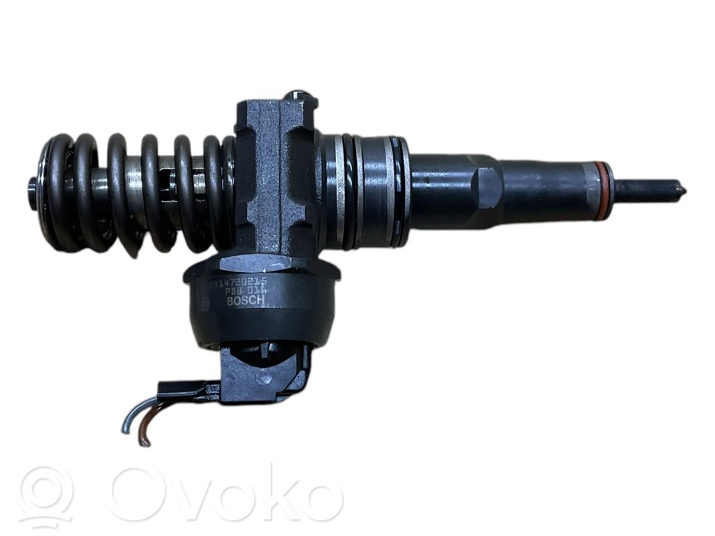 Volkswagen PASSAT B6 Wtryskiwacz paliwa 