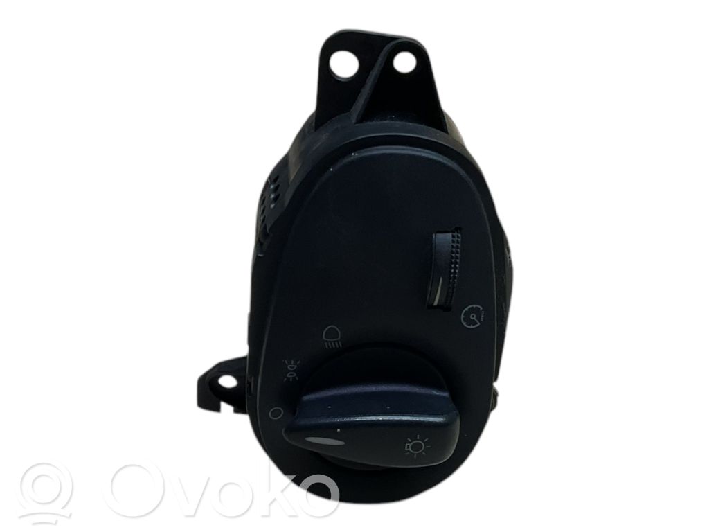 Ford Focus Light switch 