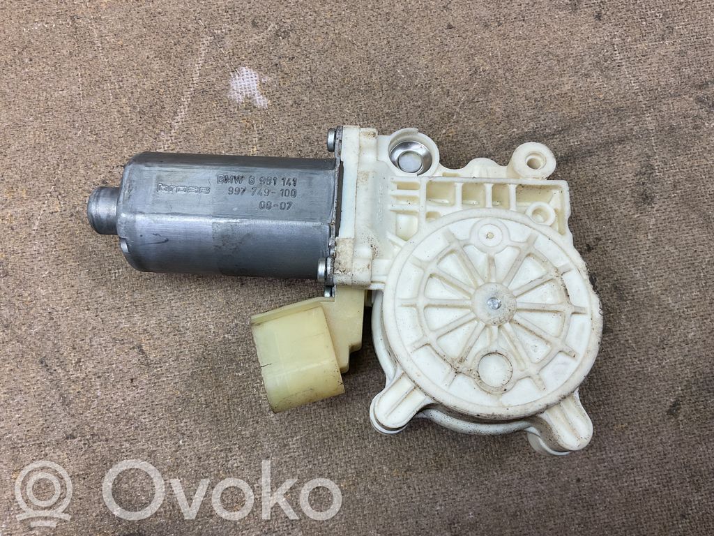 BMW 5 E60 E61 Front door window regulator motor 