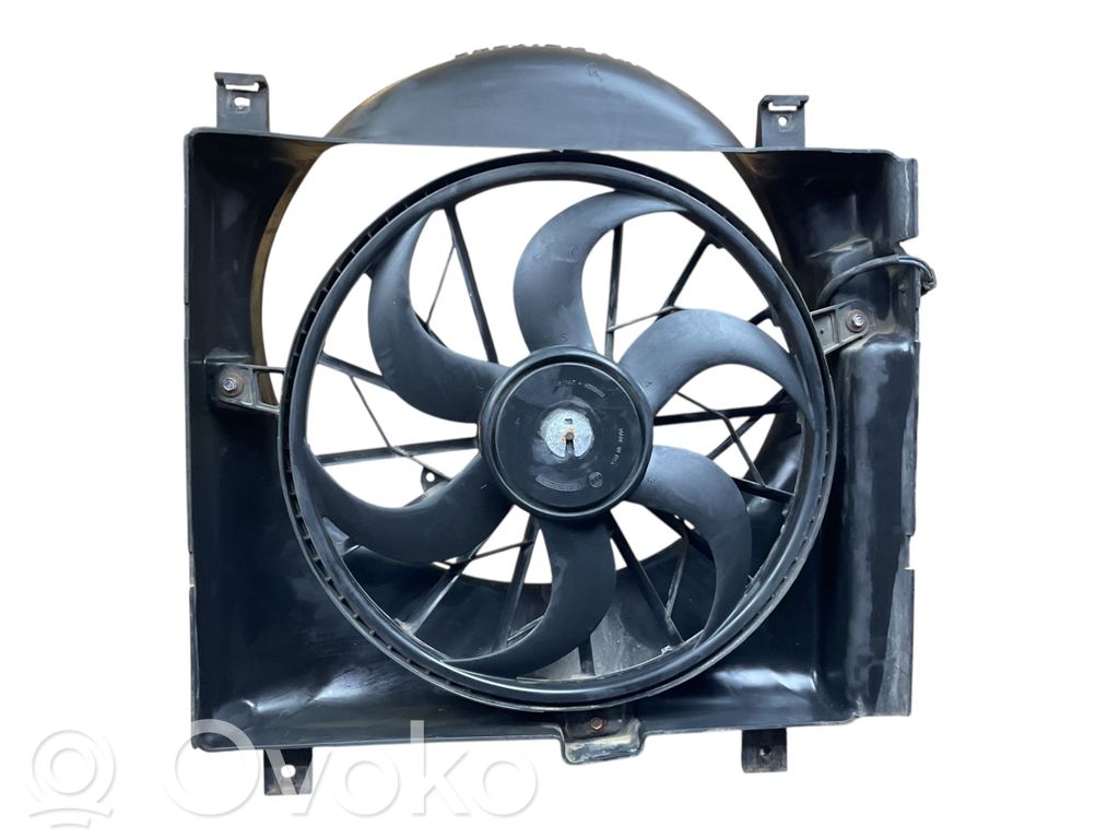 Jeep Grand Cherokee (WJ) Radiator cooling fan shroud 