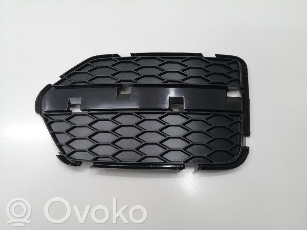 Audi Q3 8U Front bumper lower grill 