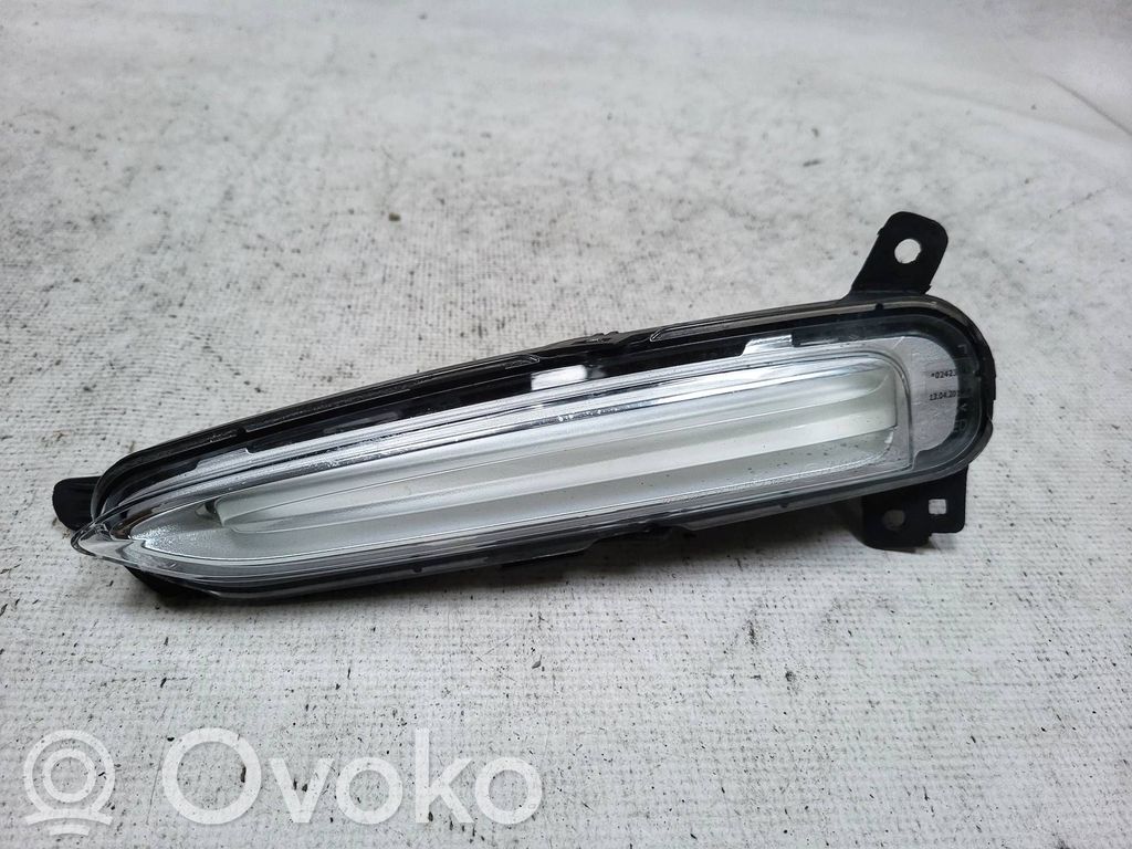 BMW i3 Front indicator light 