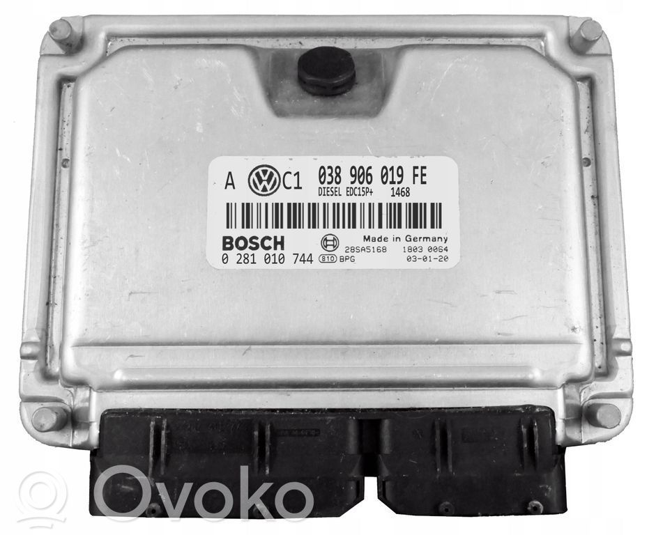 Volkswagen PASSAT B7 Engine control unit/module 
